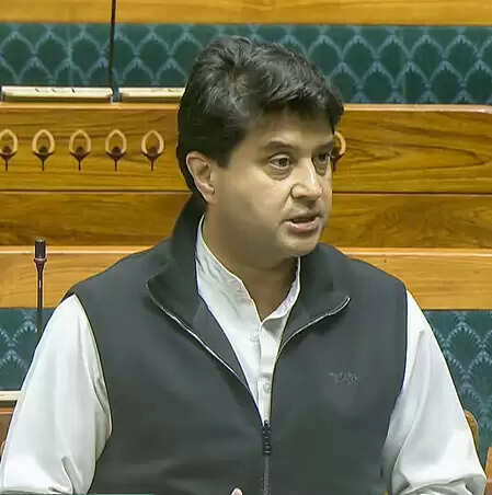 भारत में 5जी टावर्स की संख्या 5 लाख के पार, 2.14 लाख ग्राम पंचायतों तक पहुंचा भारतनेट