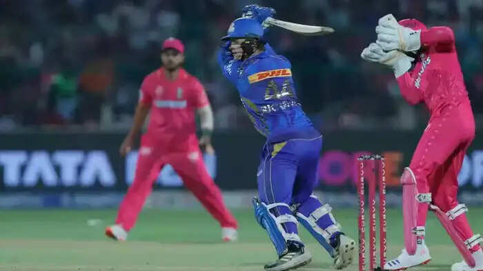 RR vs MI Highlights: मुंबई के लिए बैट से कोहराम मचा रहा ये बल्लेबाज, राजस्थान के खिलाफ तुफानी फिफ्टी लगाकर उडा दिया गर्दा