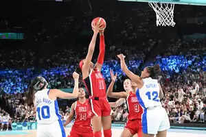 बास्केटबॉल: स्कूली बच्चों को चोट से बचाने के लिए ईजाद हुआ खेल, जो ओलंपिक का हिस्सा बना