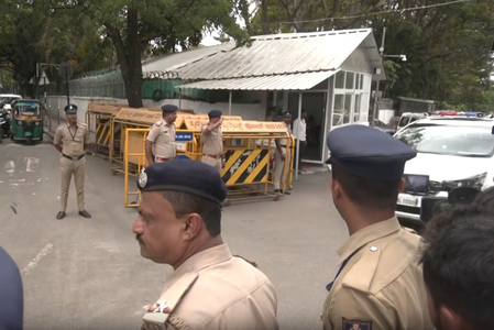 डीके शिवकुमार के कार्यभार संभालने की तैयारी, पुलिस छावनी में तब्दील कर्नाटक लोक भवन