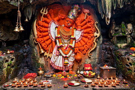 सप्तश्रृंगी शक्तिपीठ को क्यों कहा जाता है 'अर्धशक्तिपीठ'? 18 हाथों से भक्तों को मां देती हैं आशीर्वाद