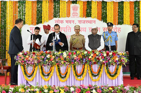 जस्टिस संजय अग्रवाल ने राजस्थान हाईकोर्ट के 44वें मुख्य न्यायाधीश के तौर पर शपथ ली