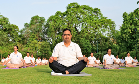 अंतरराष्ट्रीय योग दिवस: जयपुर में सीएम भजनलाल शर्मा ने कालिका पेट्रोलिंग यूनिट के साथ किया योगाभ्यास