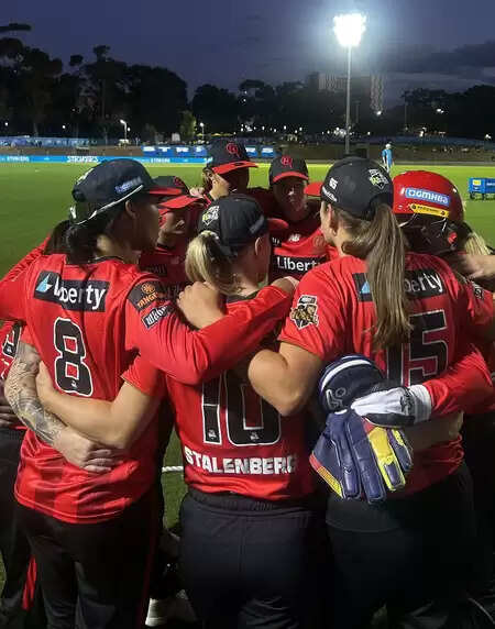 डब्ल्यूबीबीएल : डिएंड्रा डॉटिन ने गेंद के बाद बल्ले से बिखेरी चमक, रेनेगेड्स ने दर्ज की जीत