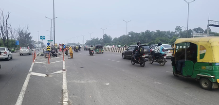 दिल्ली: खिचड़ीपुर फ्लाईओवर पर दर्दनाक हादसा, 24 वर्षीय युवक की मौत