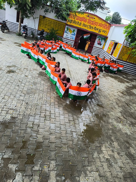 हर घर तिरंगा अभियान से गौतमबुद्धनगर के विद्यालयों और गांवों में देशभक्ति का माहौल
