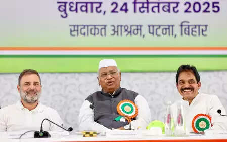 बिहार चुनाव: पुराने वोट बैंकों को जोड़कर अपनी छवि बदलने में जुटी कांग्रेस