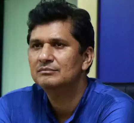 नई दिल्ली : सौरभ भारद्वाज समेत आम आदमी पार्टी के तीन नेताओं के खिलाफ एफआईआर दर्ज