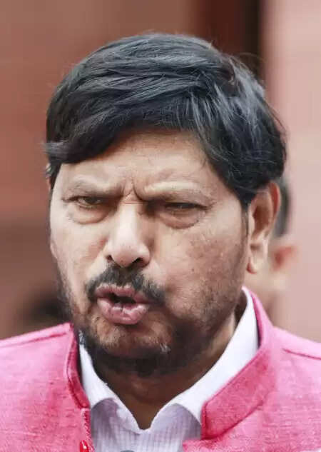 महायुति को बड़ा झटका, रामदास अठावले की आरपीआई स्वतंत्र रूप से लड़ेगी बीएमसी चुनाव