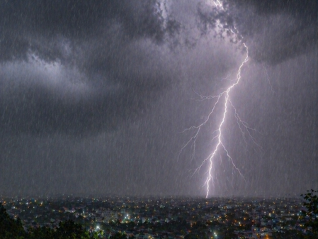 मौसम विभाग ने मध्य प्रदेश में तूफान, ओलावृष्टि और बिजली गिरने की चेतावनी जारी की