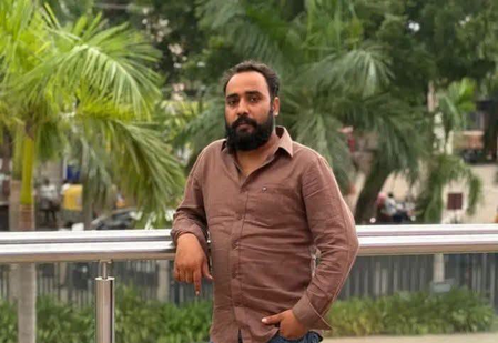पलामू में विधायक आवास के पास युवक की गोली मारकर हत्या, विरोध में सड़क पर उतरे लोग