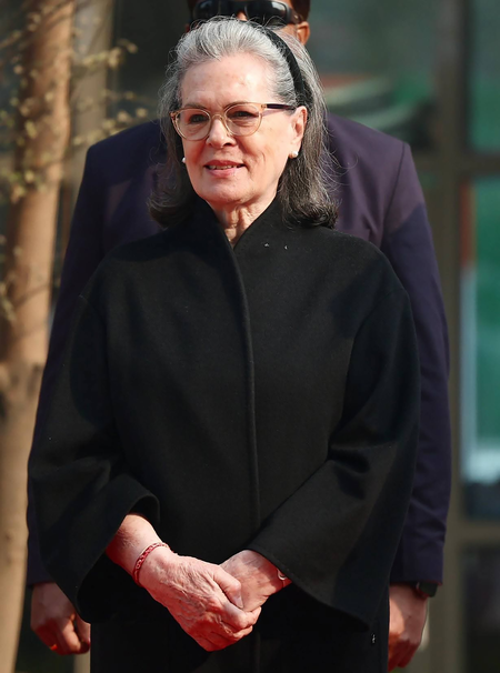 सोनिया गांधी के खिलाफ याचिका पर दिल्ली की अदालत करेगी सुनवाई