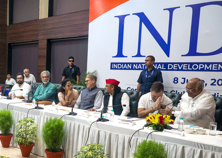 इंडिया ब्लॉक की बैठक से तमिलनाडु नदारद, डीएमके दूर रही, टीवीके को न्योता नहीं मिला