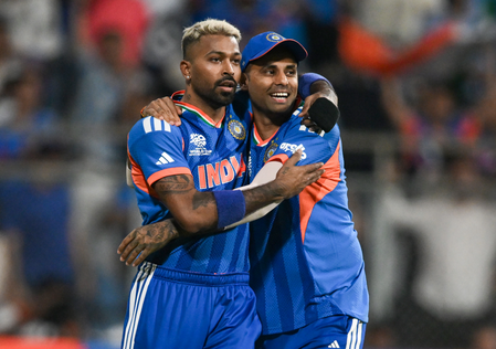 टी20 वर्ल्ड कप: भारत-इंग्लैंड के बीच सेमीफाइनल मैच में बना नया रिकॉर्ड, इतिहास में कभी न हुआ था ऐसा