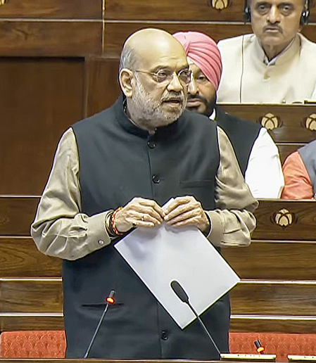 केंद्रीय गृह मंत्री अमित शाह की सभापति को चिट्ठी, राष्ट्रीय गीत नहीं गाने वाले सांसदों का दिया ब्योरा