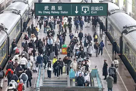 नववर्ष दिवस की छुट्टी के पहले दिन चीन में यात्रा करने वालों की संख्या 20 करोड़ से अधिक