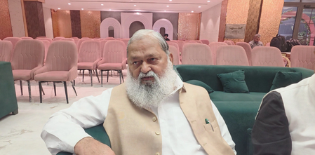 सीईसी के इस्तीफे की मांग पर अनिल विज का सवाल, फर्जी वोट हटाने के अभियान में गलत क्या?