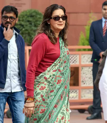 जेएनयू में इस तरह की नारेबाजी सही नहीं है: प्रियंका चतुर्वेदी