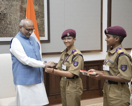 उपराष्ट्रपति ने बच्चों संग तो ओम बिरला ने लाड़ली बहनों संग मनाया त्योहार, नितिन नवीन को महिला कार्यकर्ताओं ने बांधी राखी