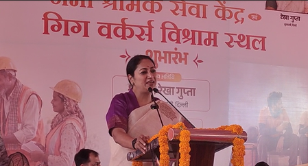 दिल्ली: मुख्यमंत्री रेखा गुप्ता ने किया 'नमो श्रमिक सेवा केंद्र' और 'गिग वर्कर्स विश्राम स्थल' का उद्घाटन