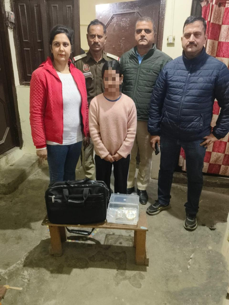 दिल्ली: मेट्रो पुलिस और स्पेशल स्टाफ ने 20 लाख की ज्वैलरी की चोरी का मामला सुलझाया, नोएडा से बरामद