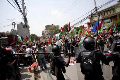 नेपाल के सीमावर्ती जिले में तनाव: सुरक्षा बल तैनात, प्रशासन ने लगाया कर्फ्यू