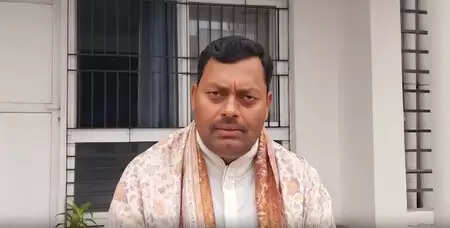 बिहार: ज्वेलरी शॉप में हिजाब और हेलमेट बैन पर मंत्री लखेंद्र पासवान ने किया व्यापारियों का समर्थन