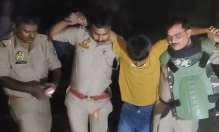 वाराणसी में पुलिस और बदमाशों के बीच मुठभेड़ में दो बदमाश गिरफ्तार, एक के पैर में लगी गोली