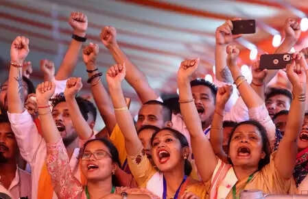 ‘पीएम मोदी को बार-बार असम आना चाहिए, उनके नेतृत्व में देश तरक्की के पथ पर', दरांग जिले में उत्साहित हुए लोग