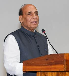 अपनी शर्तों पर राष्ट्रीय सुरक्षा सुनिश्चित करने के लिए आत्मनिर्भरता महत्‍वपूर्ण: राजनाथ सिंह