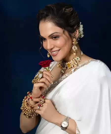 ईशा और पत्रलेखा के लिए यादगार साल, एक का करियर बदला, दूसरे ने बेटी का किया स्वागत