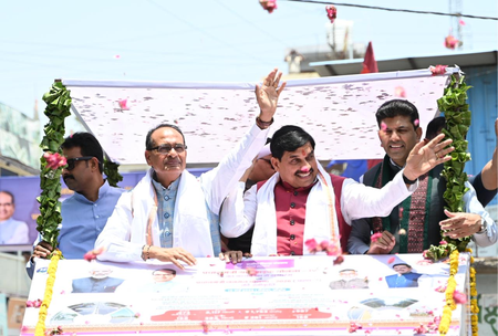 मध्य प्रदेश में पीएमजीएसवाई के मापदंड में आने वाली सारी सड़कें होंगी स्वीकृत: शिवराज सिंह चौहान