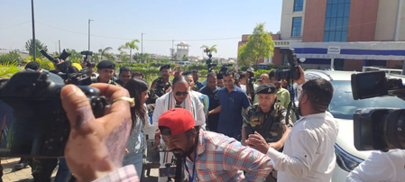 મંત્રી ઈરફાન અંસારી રિક્ષા ચલાવીને ઝારખંડ વિધાનસભા પહોંચ્યા, શાસક પક્ષે ગેસ સિલિન્ડરની અછત અને મોંઘવારી પર હંગામો મચાવ્યો.