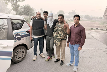 दिल्ली के छावला में मुठभेड़ के बाद दो बदमाश गिरफ्तार, 24 घंटे के अंदर हत्या की कोशिश के मामले को सुलझाया