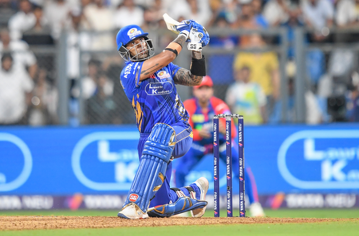 आईपीएल 2025 : बुमराह-सैंटनर की दमदार गेंदबाजी से मुंबई इंडियंस प्लेऑफ में, डीसी को 59 रनों से हराया