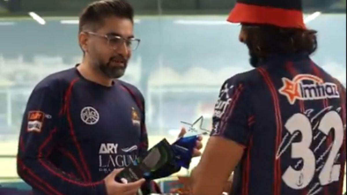 हेयर ड्रायर और ट्रिमर के बाद अब आईफोन, पीएसएल में तो गजब ही हुआ काम, कीमत जानकर चौंक जाऐंगे आप