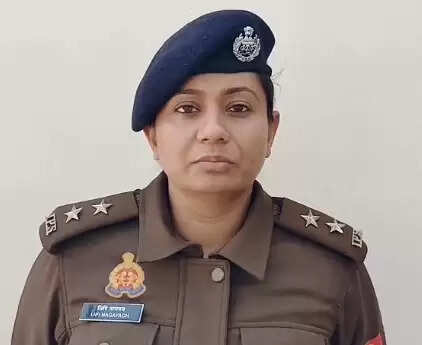 गाजियाबाद : नमो भारत ट्रेन में अश्लील कृत्य का वीडियो वायरल, युवक-युवती और ट्रेन ऑपरेटर पर मुकदमा दर्ज