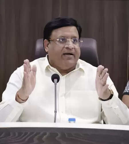 रेवाड़ी: कैबिनेट मंत्री विपुल गोयल का एक्शन, एक्सईएन को चार्जशीट, डीटीपी को थमाया कारण बताओ नोटिस