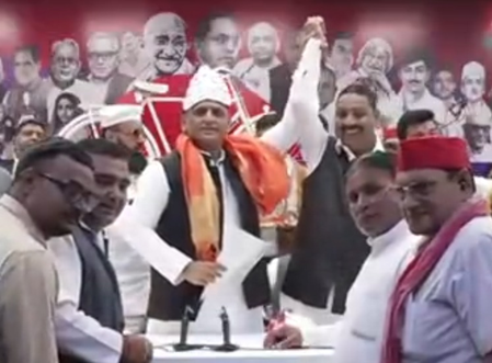 धर्मेंद्र कश्यप सपा में शामिल, अखिलेश यादव बोले- चुनाव की तारीख घोषित होते ही हार जाएगी भाजपा