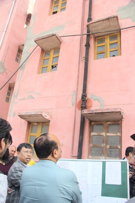 नई दिल्ली : आशीष सूद ने भलस्वा विजय चौक क्षेत्र में बने मकानों का किया निरीक्षण, अधिकारियों को दिया जल्द निर्माण का आदेश