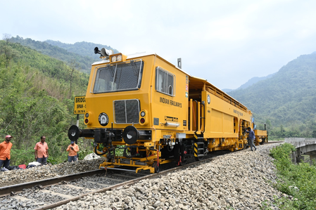 एनएफआर ने वित्त वर्ष 2025-26 में ट्रैक आधुनिकीकरण और सुरक्षा में नए कीर्तिमान स्थापित किए