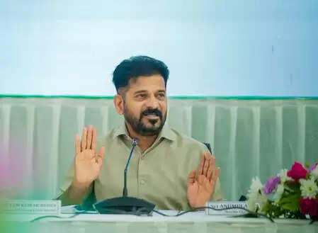 बीआरएस को बचाने के लिए पानी का विवाद पैदा कर रहे केसीआर : सीएम रेवंत रेड्डी