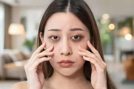 बढ़ते प्रदूषण के बीच कैसे करें आंखों की देखभाल? इन उपायों से पाएं डार्क सर्कल से छुटकारा