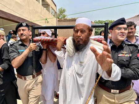 रिपोर्ट: पाकिस्तान की कमजोर और संसाधनों की कमी से जूझती पुलिस व्यवस्था