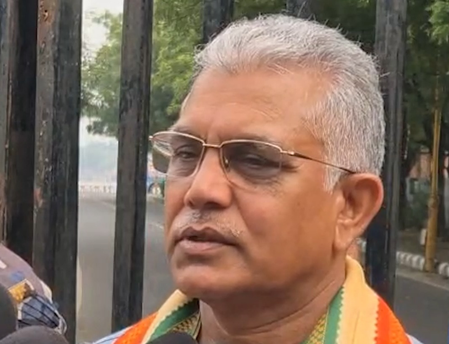 'खुद अध्यक्ष हारे, तो पार्टी कैसे जीतेगी', चुनाव आयोग के खिलाफ कांग्रेस के प्रदर्शन पर दिलीप घोष का पलटवार