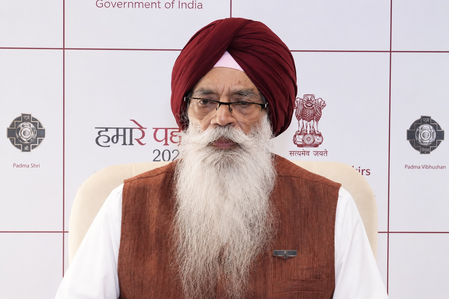 पद्म पुरस्कार पाने से पहले भावुक हुए सम्मानित व्यक्ति, बोले- मेहनत को मिली पहचान