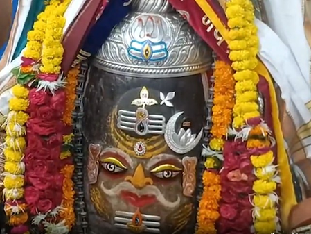महाकाल मंदिर में भस्म आरती का अलौकिक दृश्य, दर्शन करने पहुंचे मनोरंजन जगत के दिग्गज