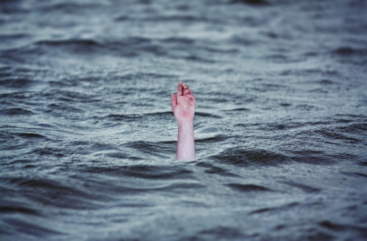 ओडिशा में बेटे को बचाने के दौरान व्यक्ति की डूबने से मौत
