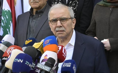 खामेनेई की मौत के बाद हिजबुल्लाह ने इजरायल पर रॉकेट दागे, लेबनान के पीएम ने दी चेतावनी