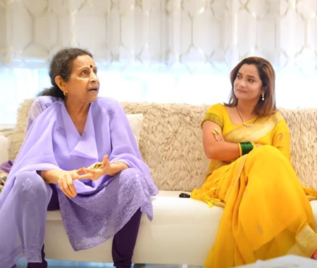 'पवित्र रिश्ता' की यादें हुईं ताजा : मिस्टर फैजू के वेडिंग रिसेप्शन में अंकिता लोखंडे और उषा नाडकर्णी का रीयूनियन